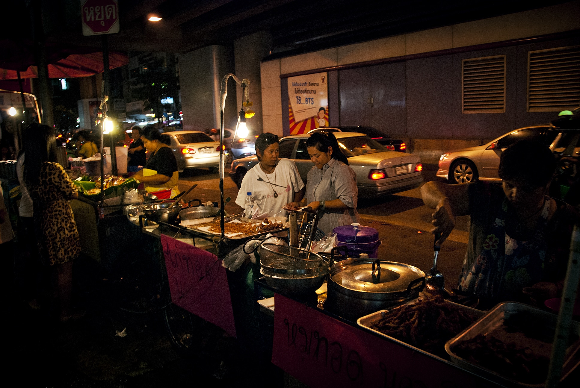 The streets of Bangkok, Thailand at night - Lost With Purpose