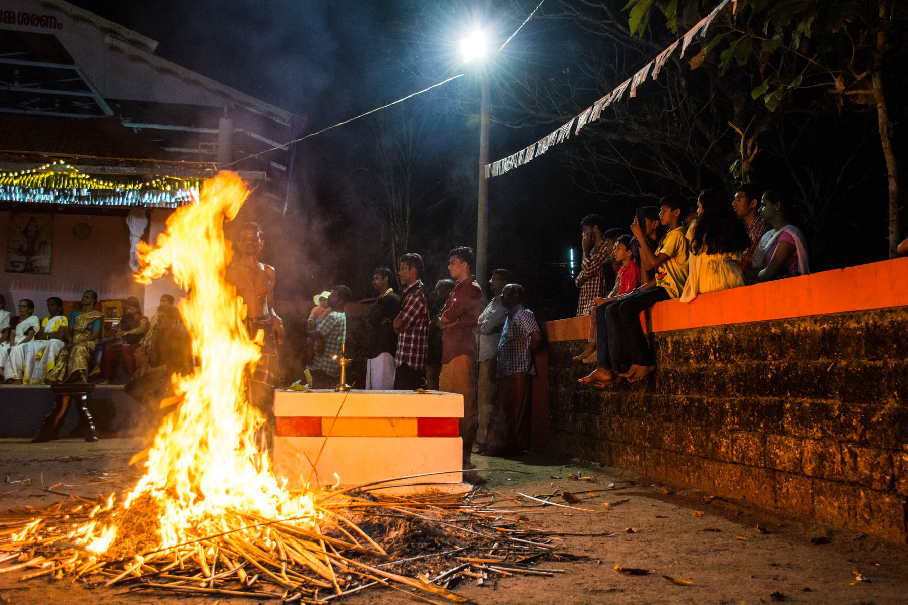 A crowd waiting to see Theyyam in Kerala