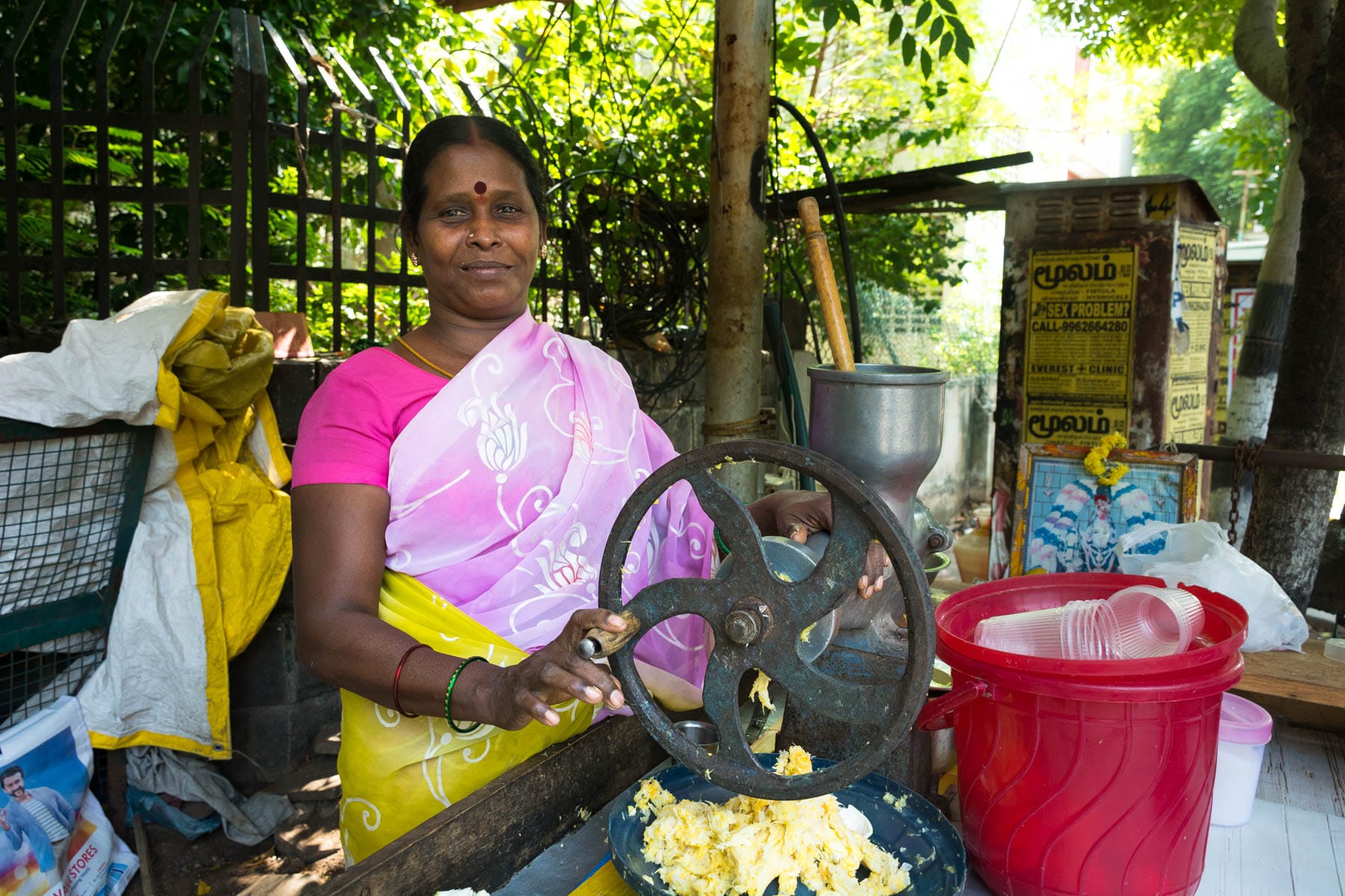 Why dual pricing is unfair - A juice seller in Chennai, India - Lost With Purpose