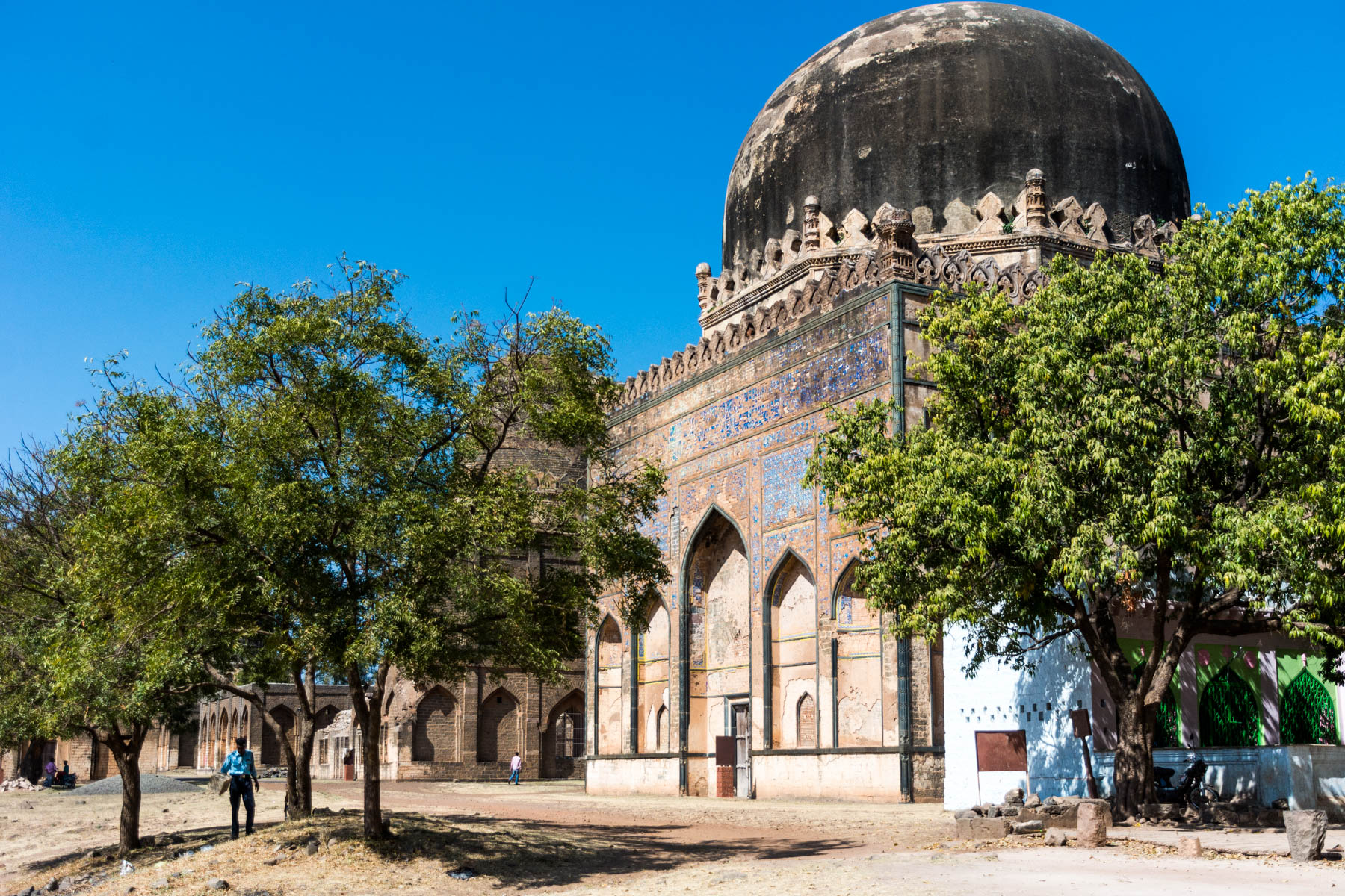 How much it costs to go backpacking in South India - Bahamani tombs near Bidar, Karnataka, India - Lost With Purpose