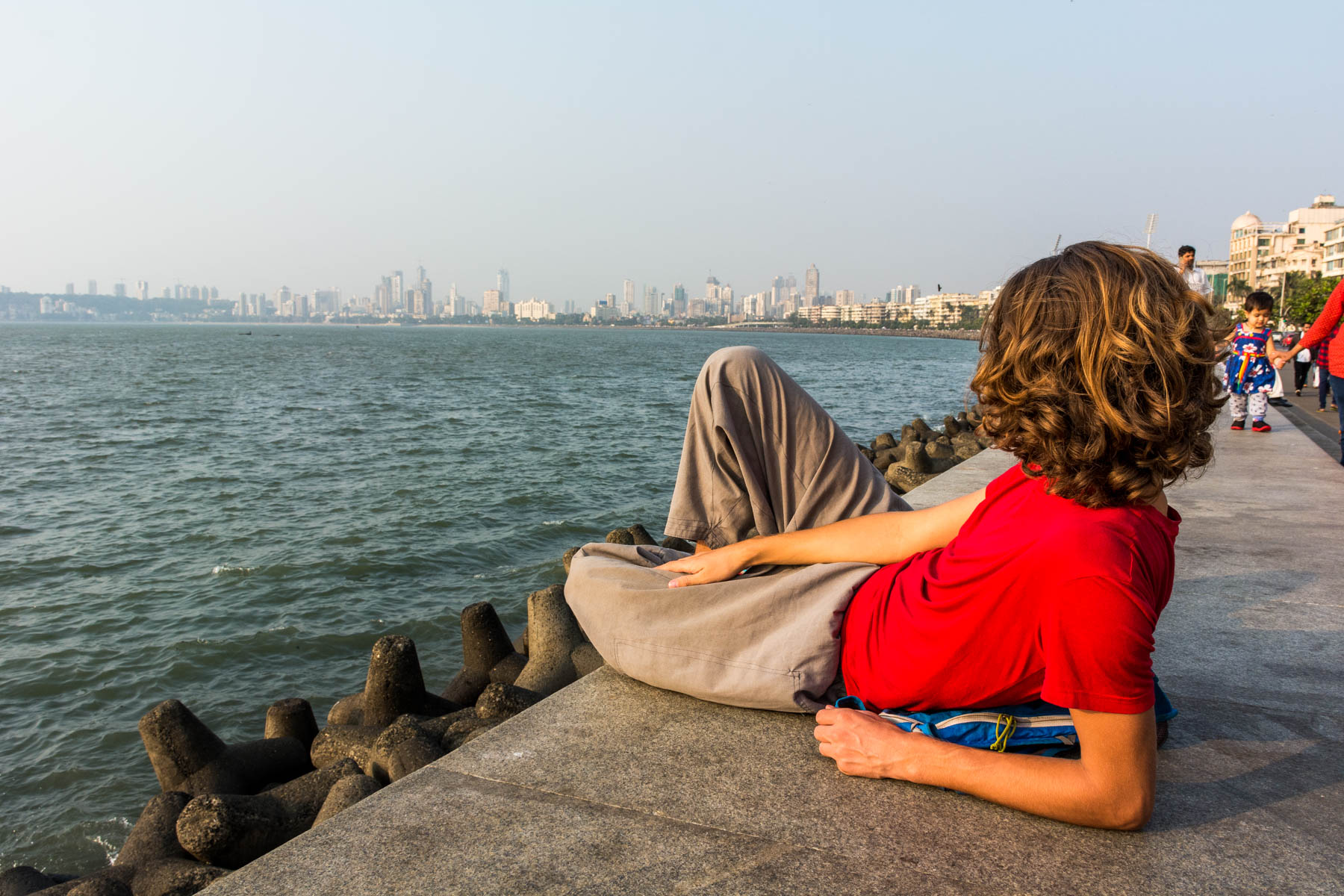 How much it costs to travel in South India - Chilling in Marina Bay, Mumbai, Maharashtra, India - Lost With Purpose