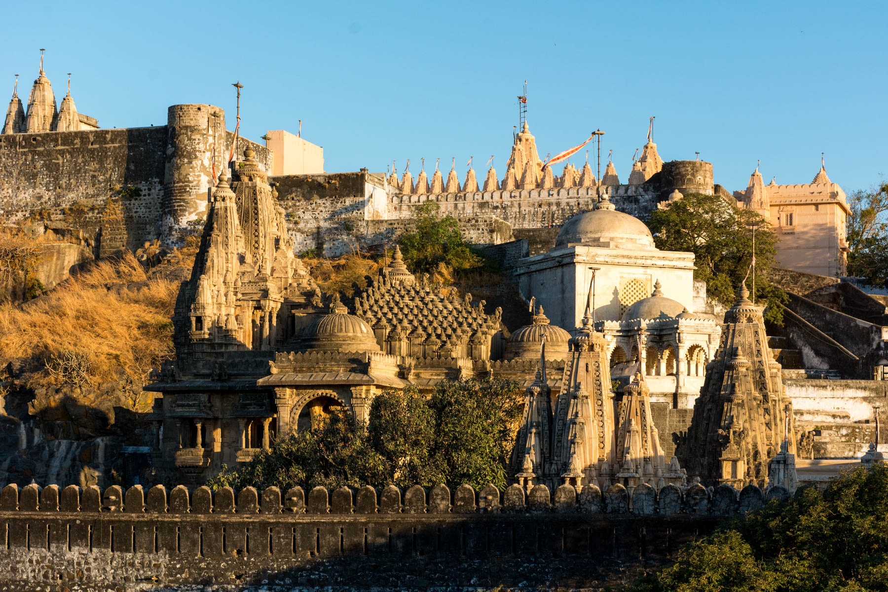 Jain pilgrimage in Palitana, India - Sunrise over the mountain of temples, Shatrunjaya Hill - Lost With Purpose