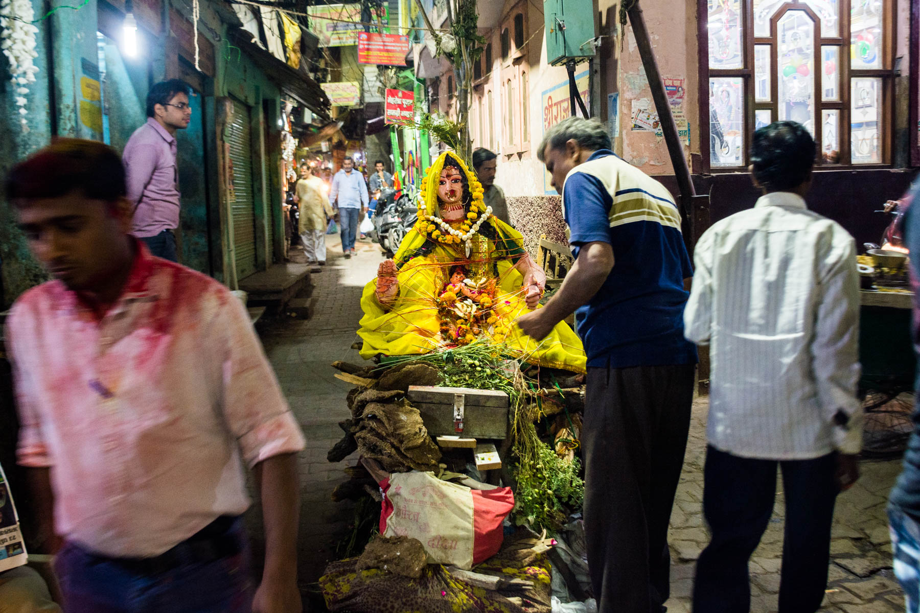 What you need know about playing Holi in Varanasi, India - Preparing for the fires of Holika Dahan - Lost With Purpose
