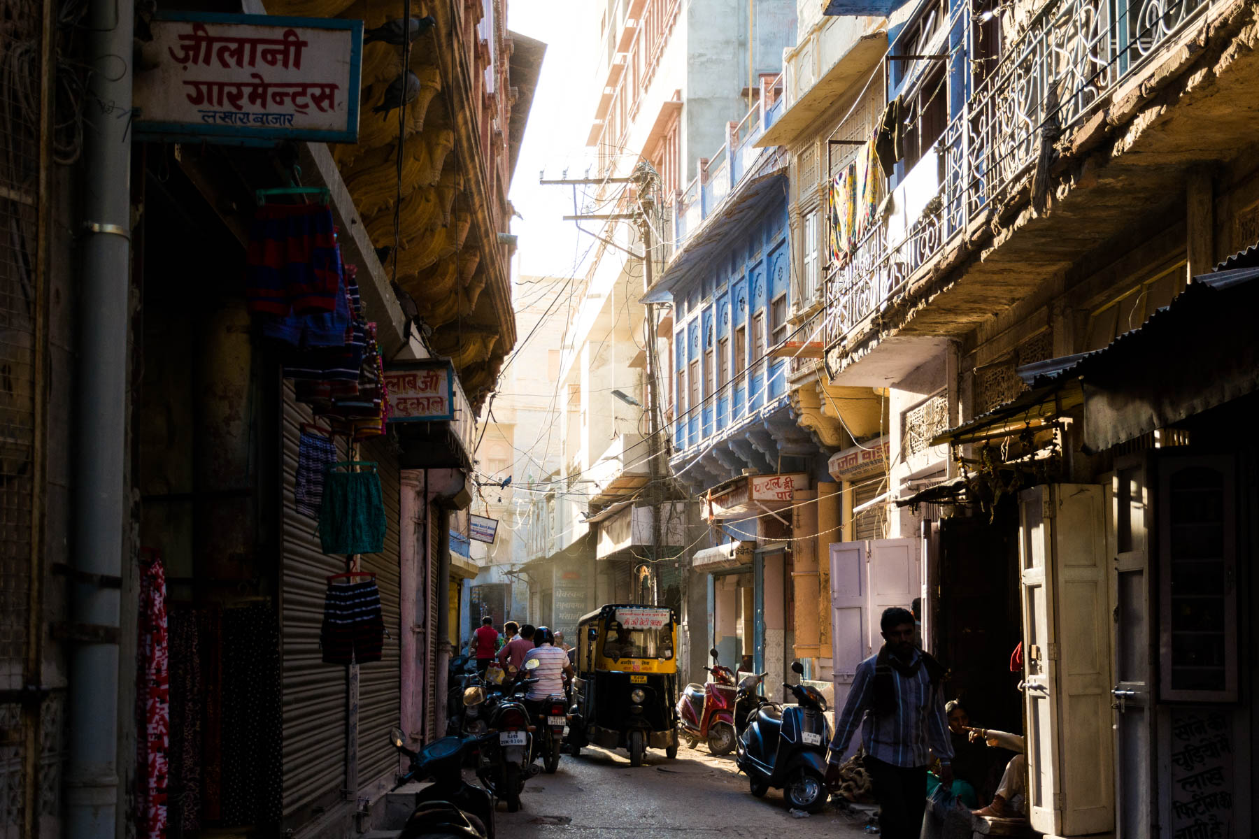 Golden hour in the alleys of Jodhpur