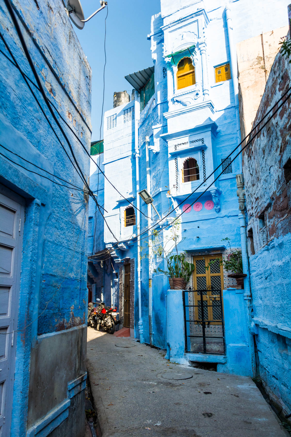 A very blue alley way in the blue city of Jodhpur in Rajasthan state, India