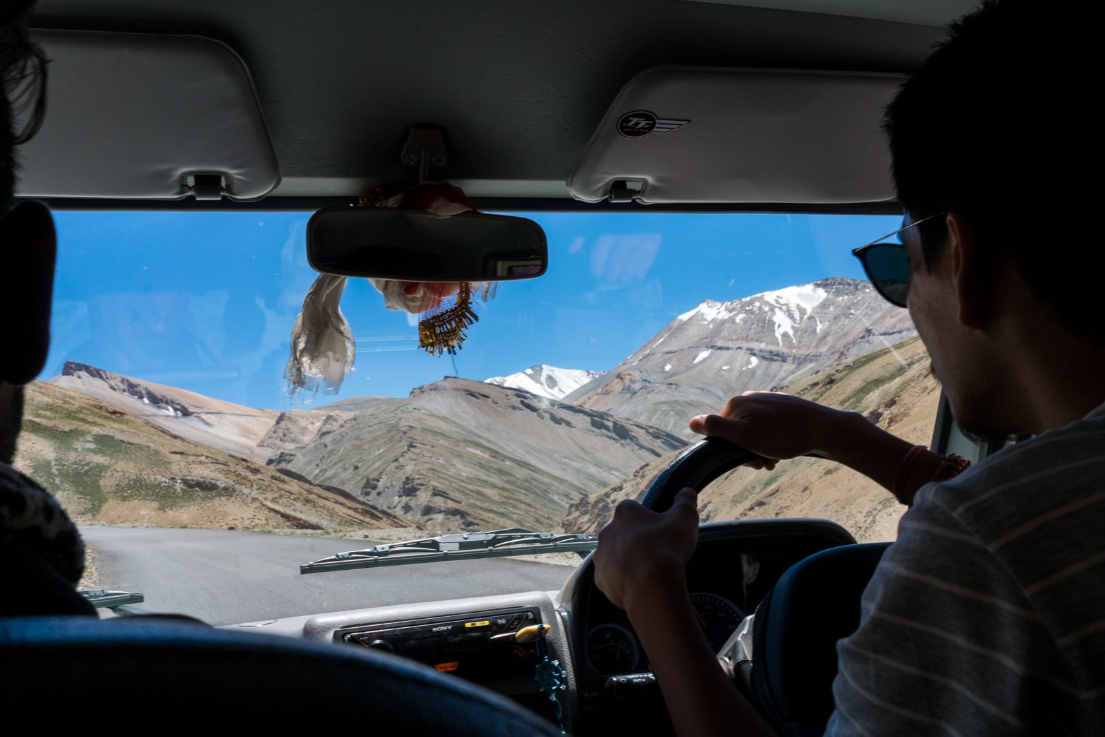 Hitchhiking the Leh - Manali highway - Driving in a truck over the mountain pass - Lost With Purpose travel blog