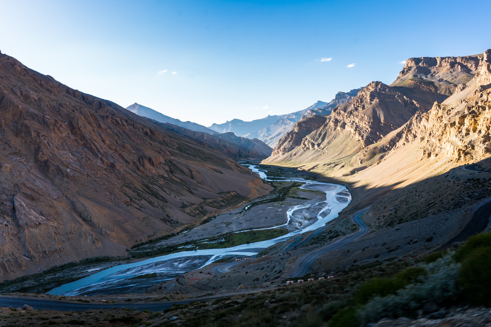 Hitchhiking the Leh - Manali highway - A river running through Ladakh - Lost With Purpose travel blog