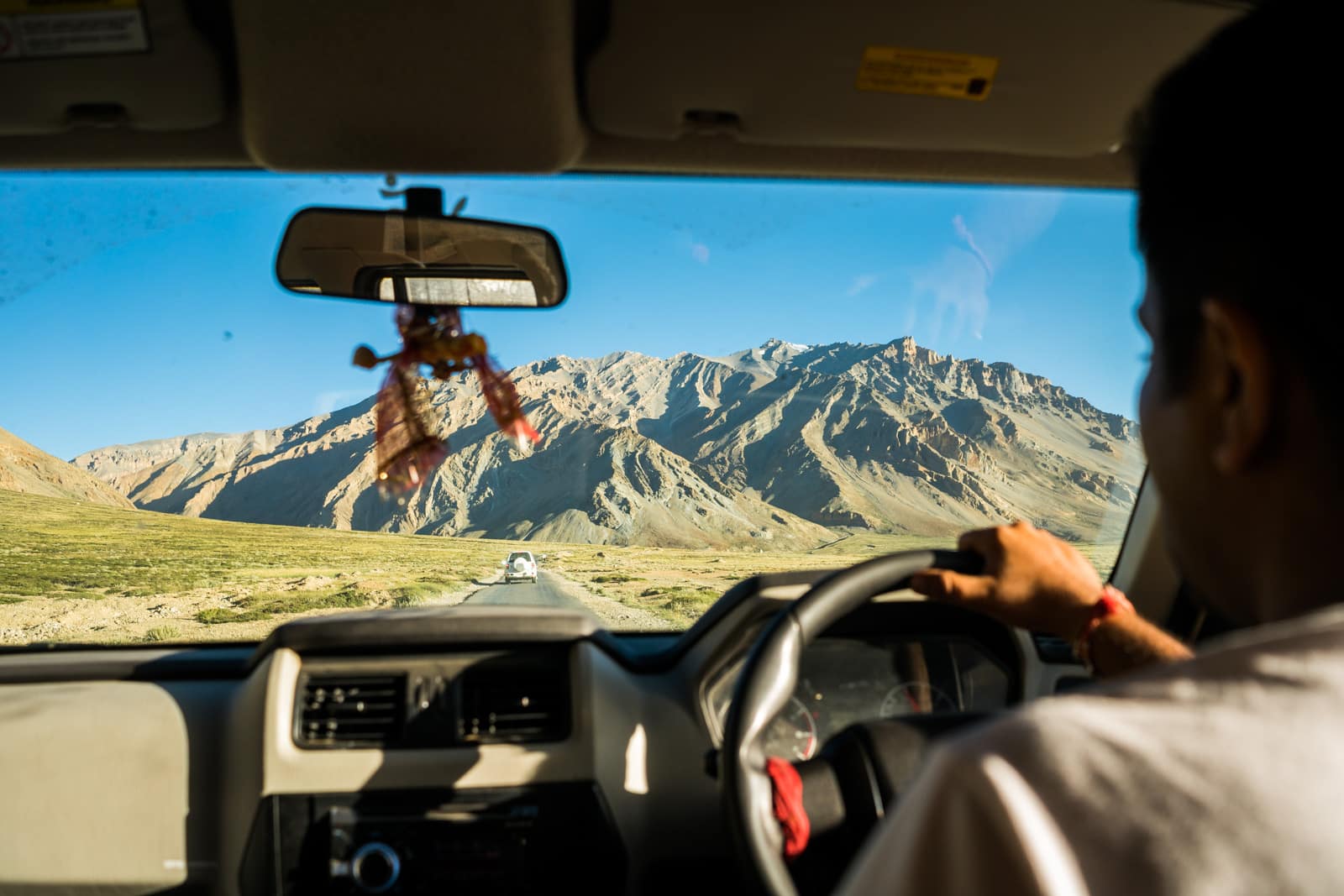 Hitchhiking the Leh - Manali highway - Driving in a passenger car through Ladakh - Lost With Purpose travel blog