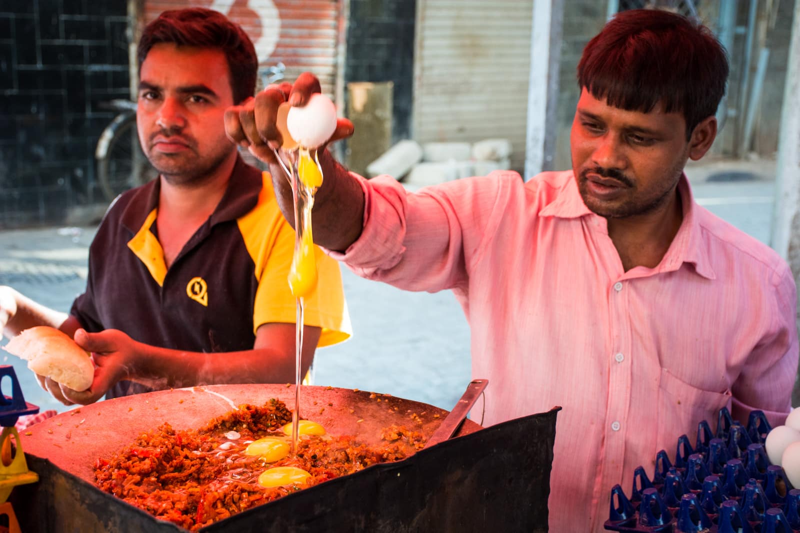 Why we fell in love with India - Pav bhaji cooking on the streets of Mumbai, India - Lost With Purpose travel blog