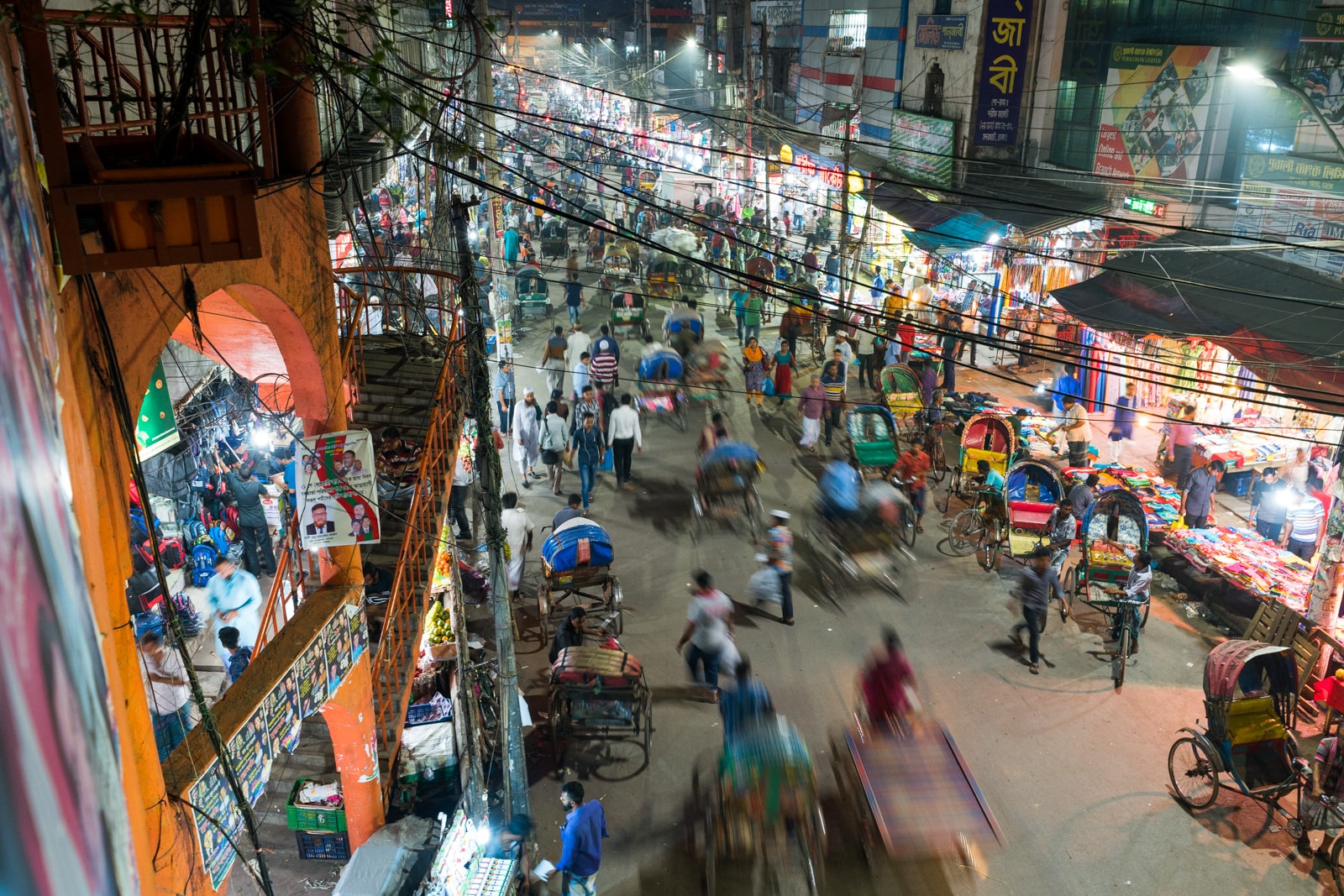 Travel guide to backpacking in Bangladesh - Busy road in Dhaka - Lost With Purpose travel blog