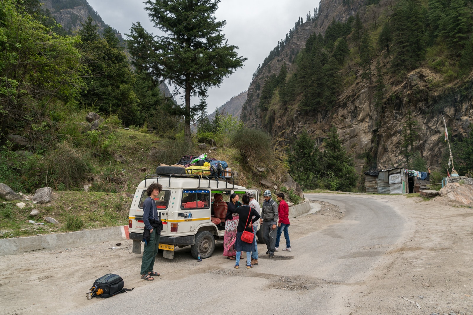 Flat tire stop on the shared Jeep ride to Gangotri