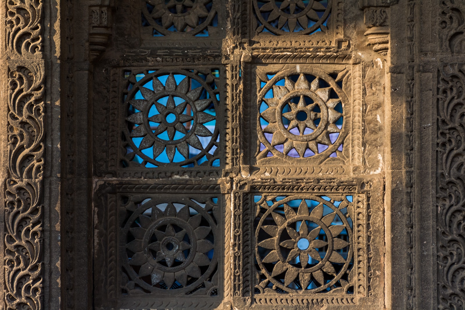 Lattice window carving at Sidi Saeed Mosque