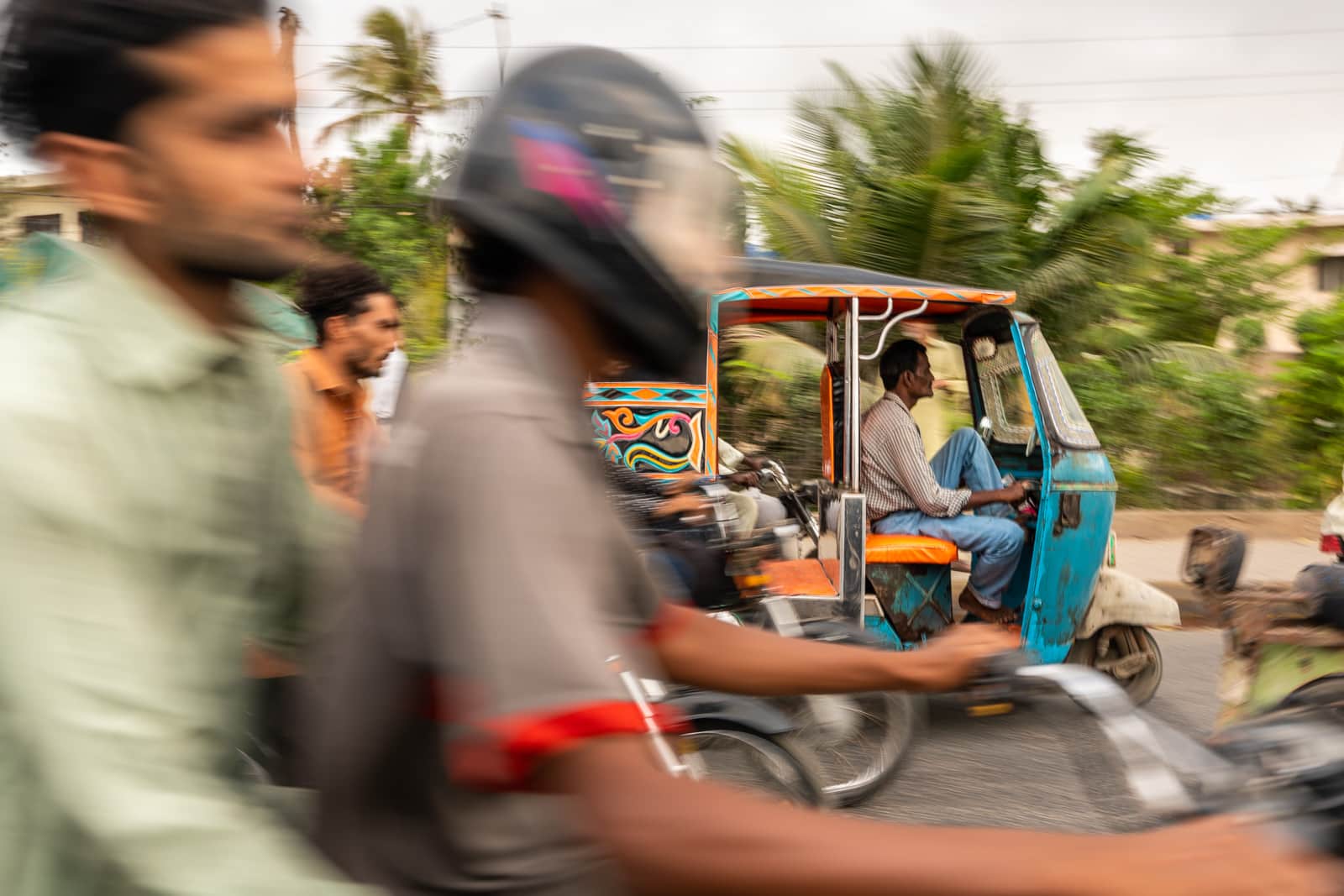 Motorbiking as a woman in Pakistan - Motorbikes and rickshaws in Karachi traffic - Lost With Purpose travel blog
