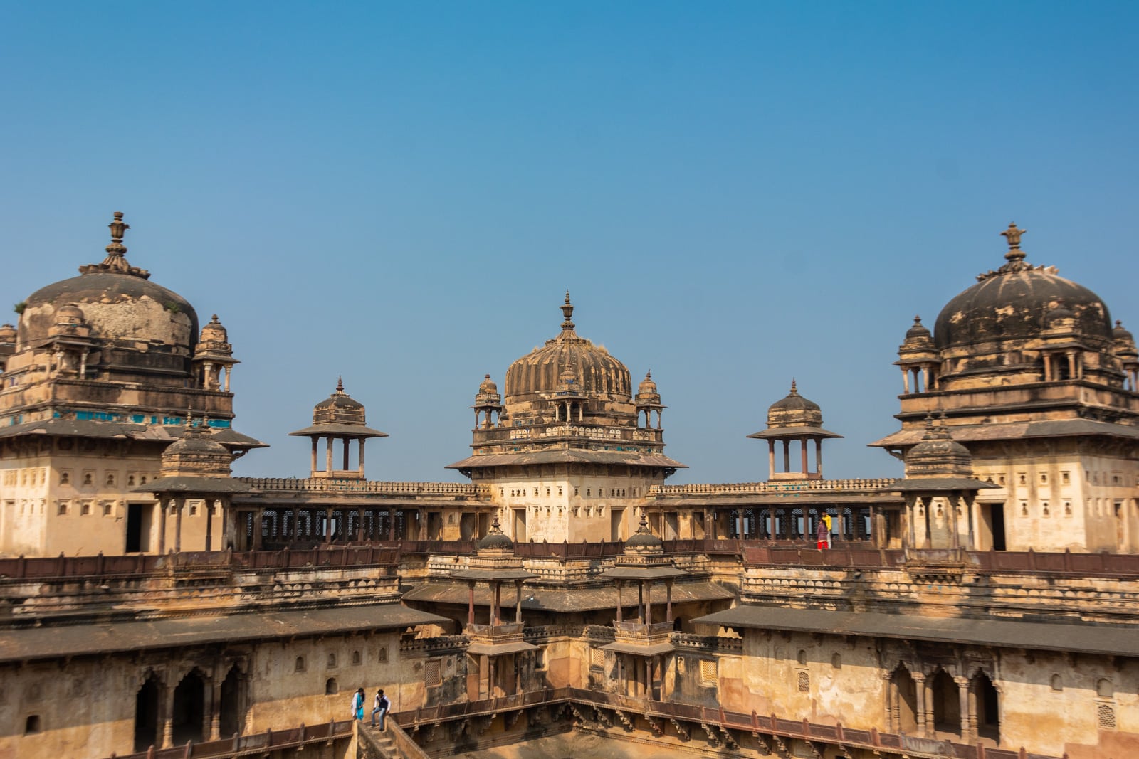 Domes of the Raja Mahal - A quick guide to travel in Orchha - Lost with Purpose travel blog