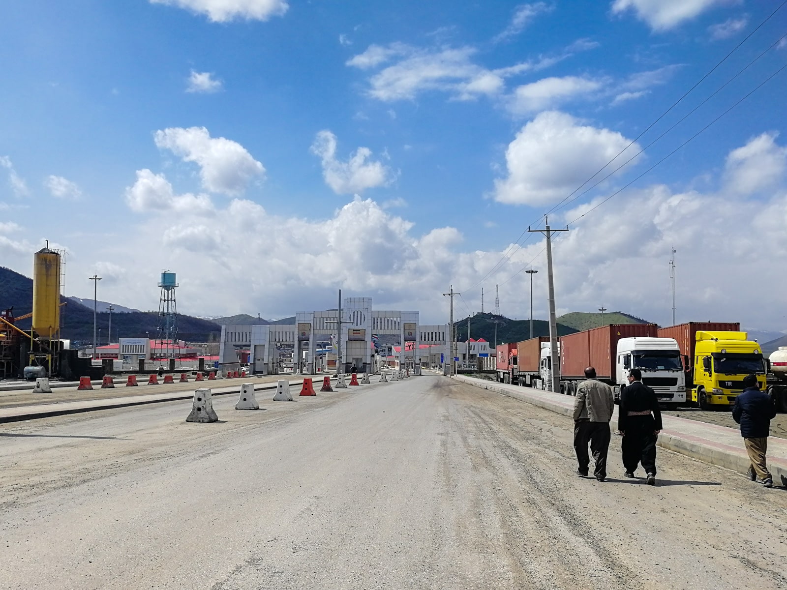 The Iran - Iraq border crossing gate