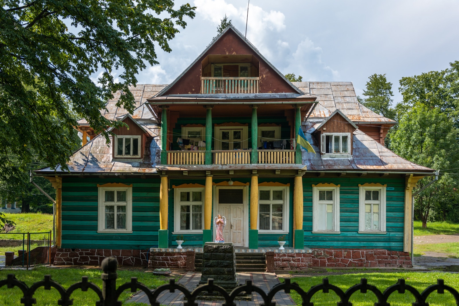 Carphantian house in Ukraine