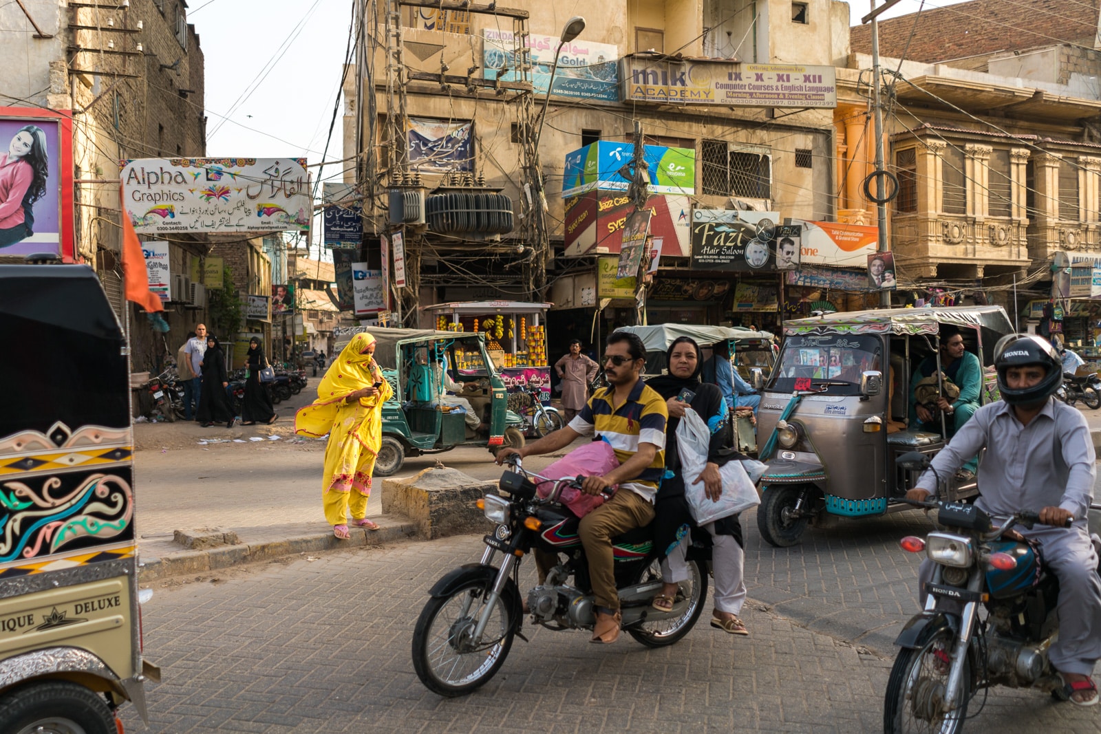 Traffic in Hyderabad, Pakistan