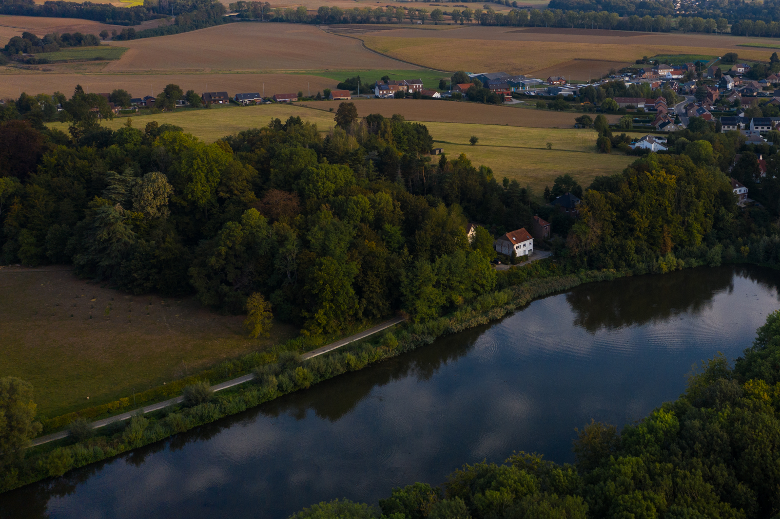 Guesthouse on Leefdaal Lake in Vlaams-Brabant, Belgium